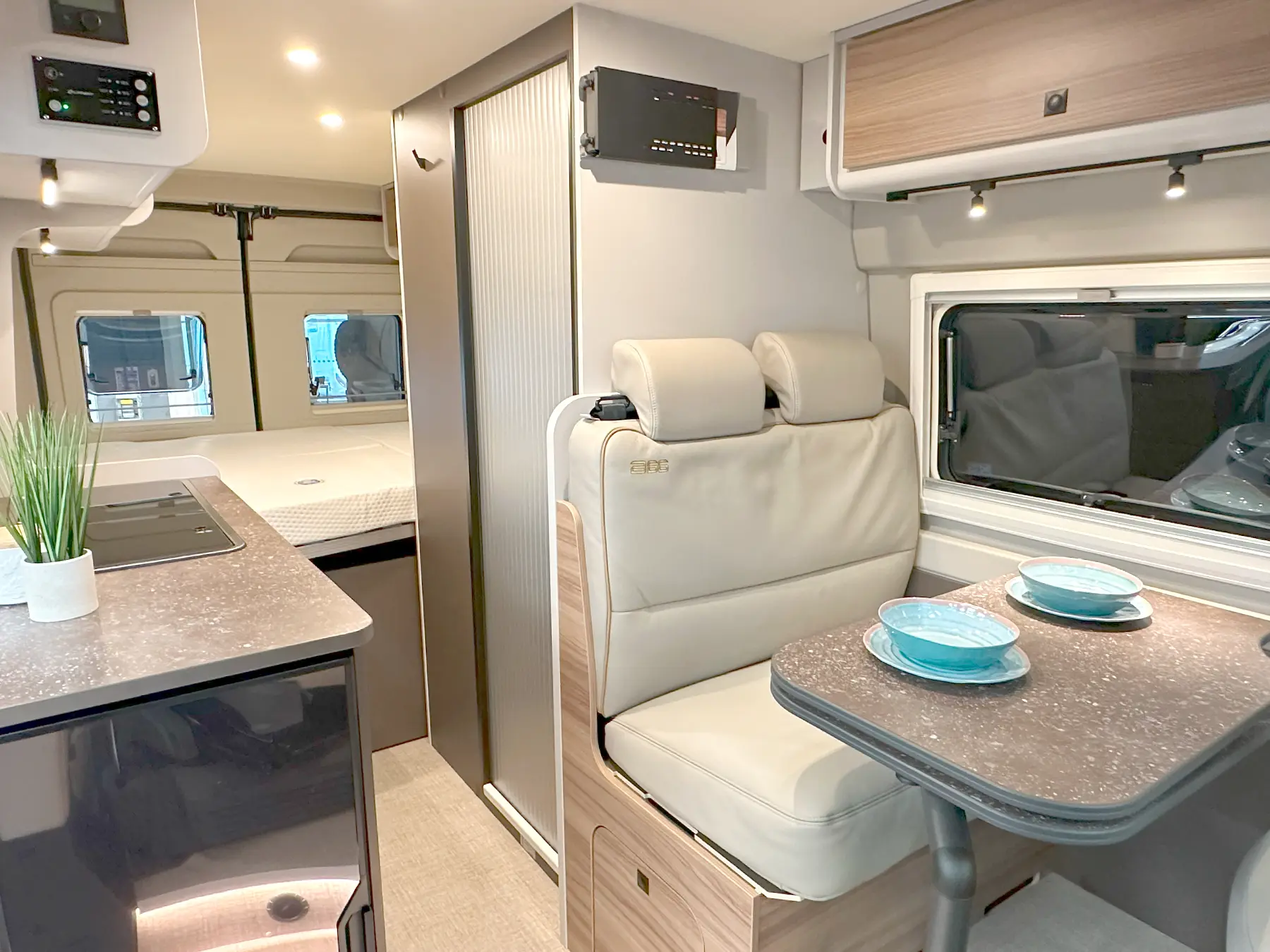 Burstner B66 600 C Pop-Top B66 Interior