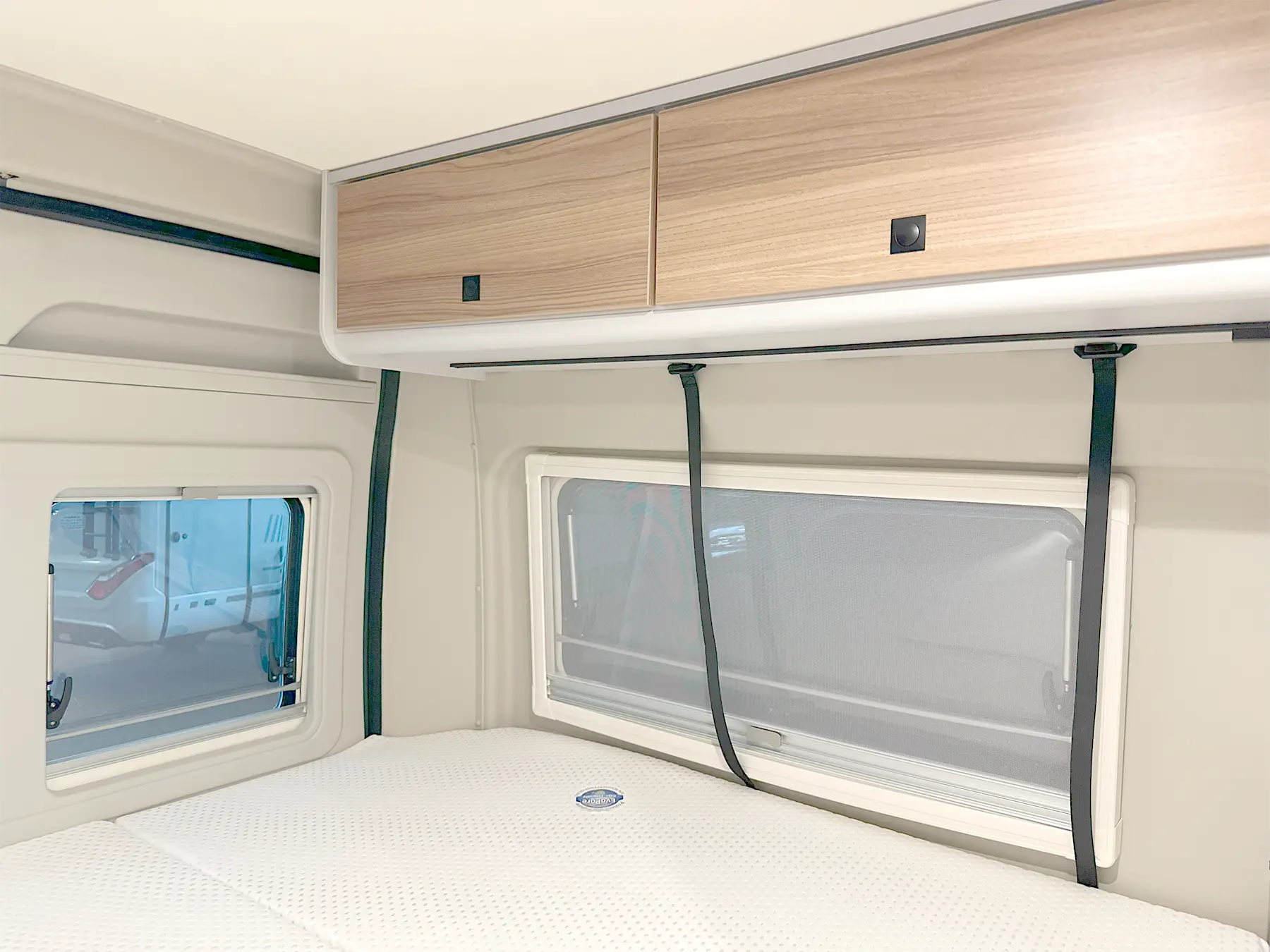 Burstner B66 600 C Pop-Top B66 Overhead Storage