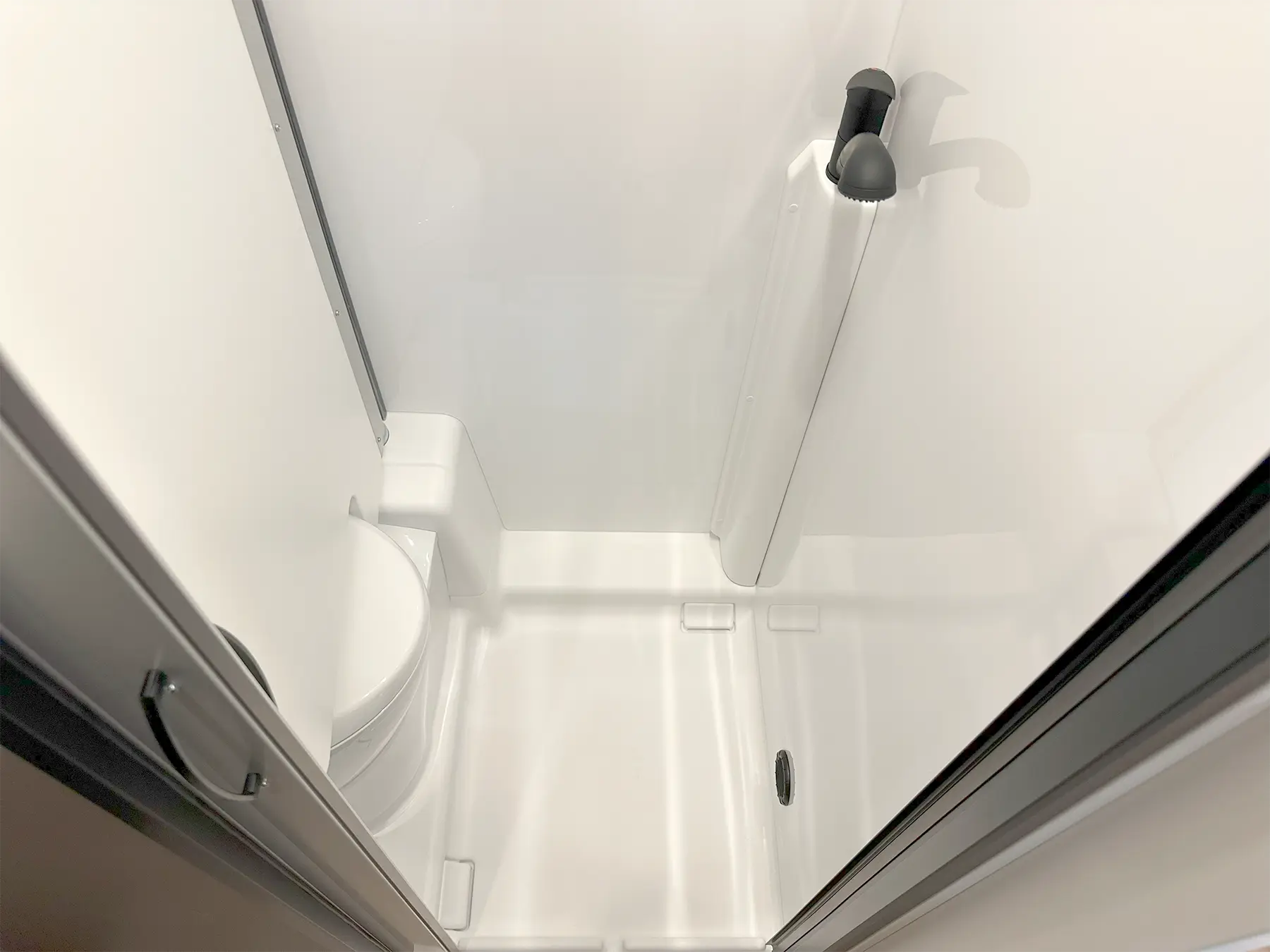 Burstner B66 600 C Pop-Top B66 Shower