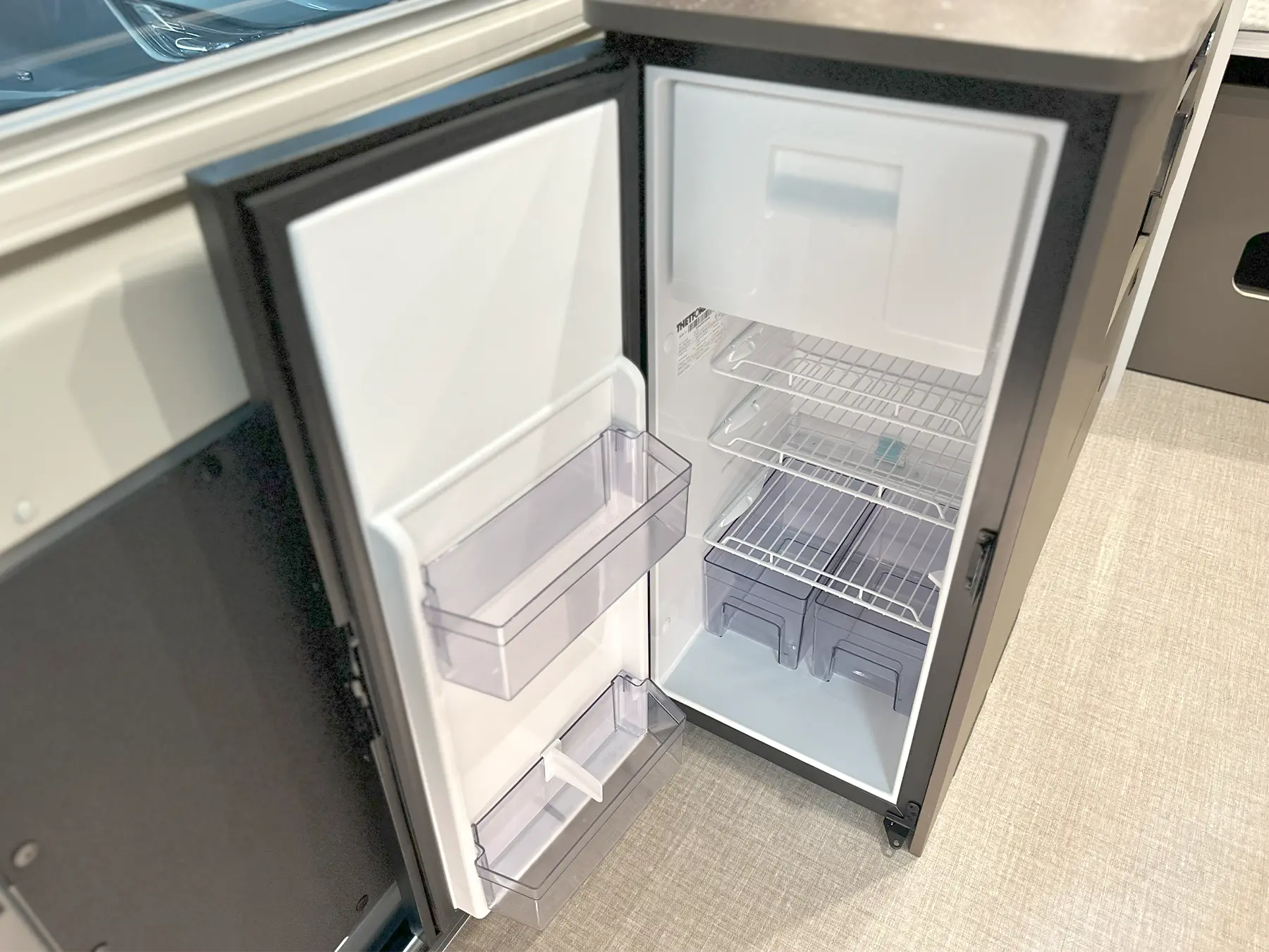 B66 600 C Pop-Top B66 Thetford Fridge Freezer