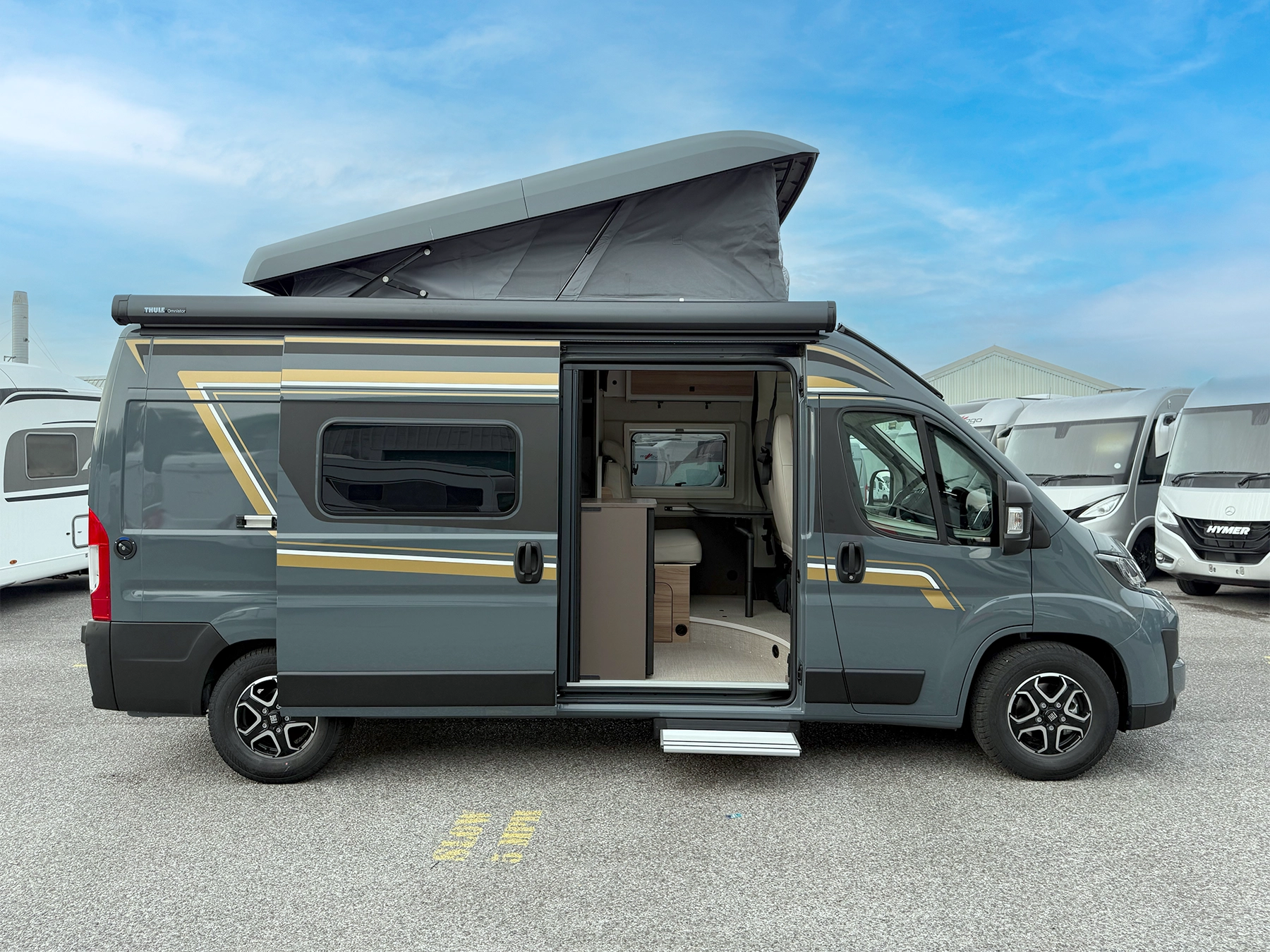 Burstner B66 600 C Pop-Top Exterior Pop-Top Up