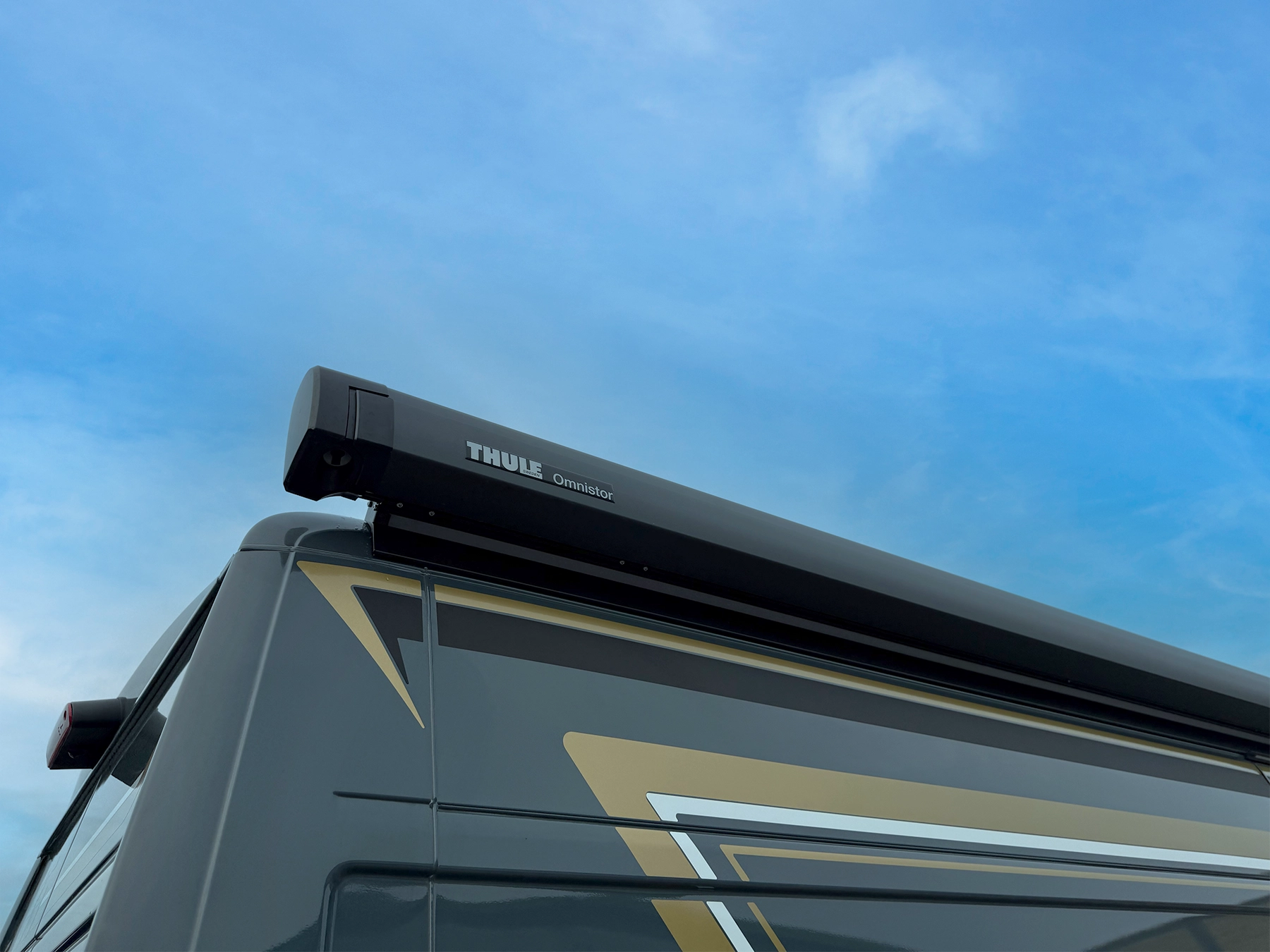 Burstner B66 600 C Pop-Top Exterior Thule Awning