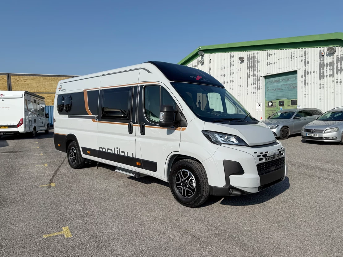 Malibu Diversity 640 LE K GT Skyview Exterior Main Image