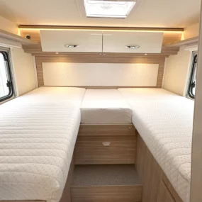 Burstner Lyseo Time T 690 Motorhome 9950 - Bedroom