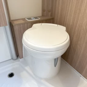 Burstner Lyseo Time T 690 Motorhome 9950 - Washroom Toilet