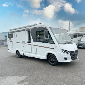 16227 Exterior Front Left