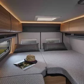 Malibu Diversity 640 GT Skyview Charming Campervan - Bed