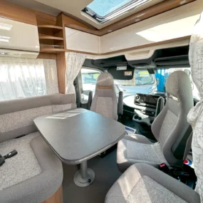 N102679 Lounge area with swivel seats