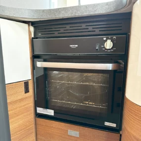 N102679 Oven