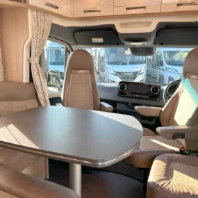 Carthago C-Tourer T 143 LE S Lounge Area