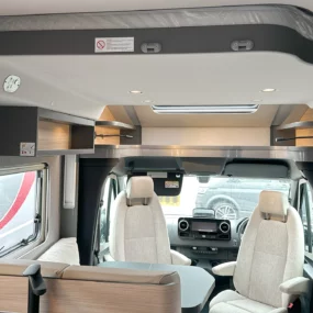 Hymer B-MC T 680 Dropdown bed