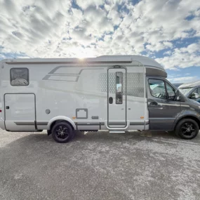 Hymer B-MC T 680 Exterior Right Side