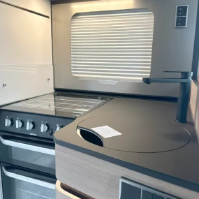 Hymer B-MC T 680 Kitchen Worktop