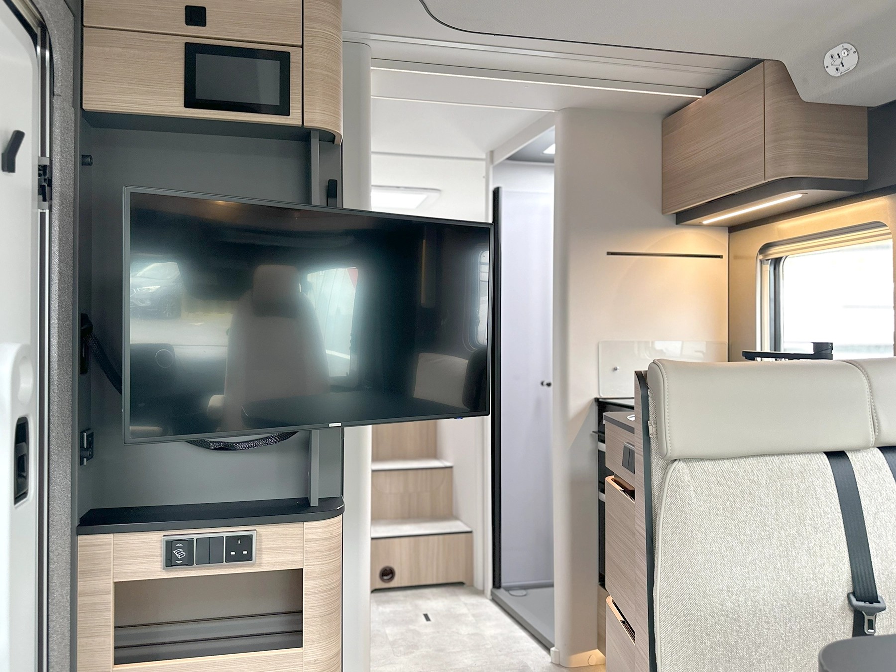 Hymer B-MC T 680 Lounge TV