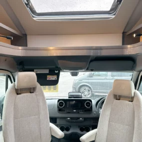 Hymer B-MC T 680 Over Cab Storage