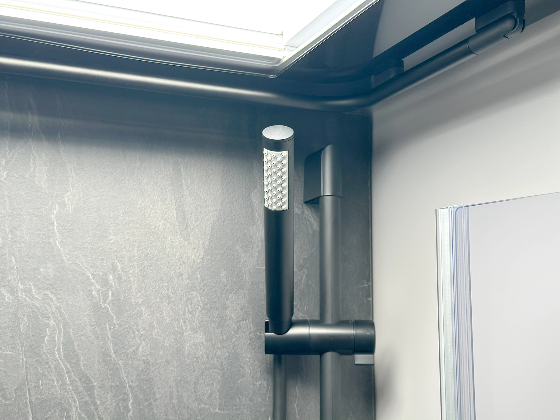 Hymer B-MC T 680 Shower Head