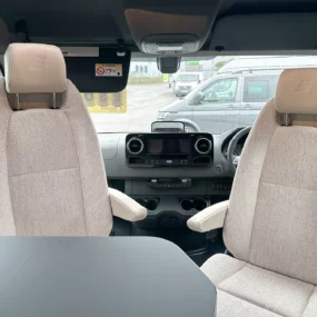 Hymer B-MC T 680 Swivel Cab Seats