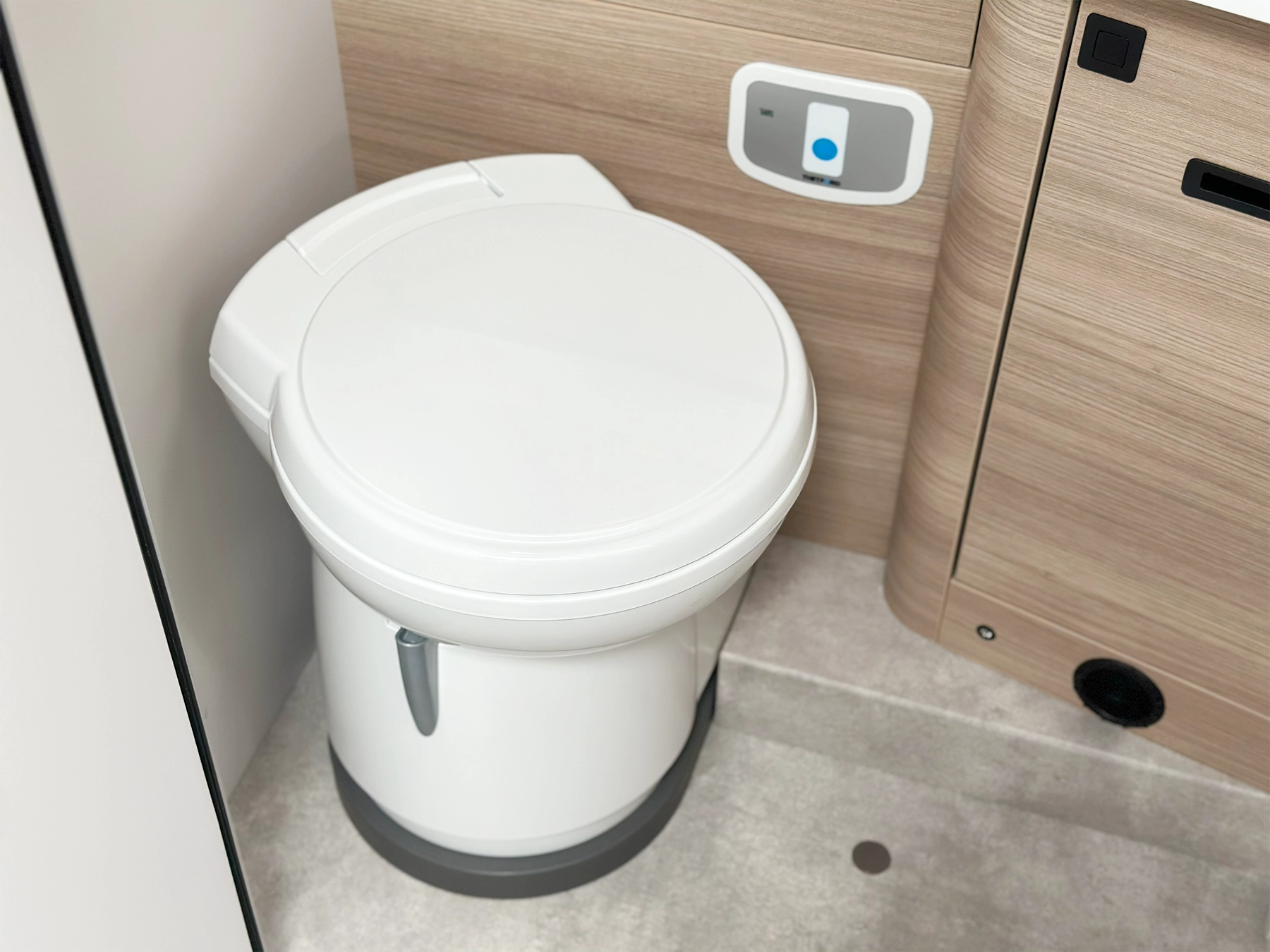 Hymer B-MC T 680 Toilet