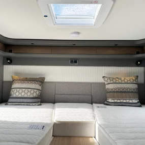 Hymer B-MC T 680 Twin Single Beds