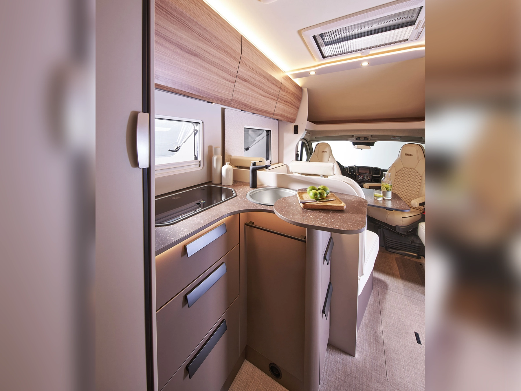 Burstner B66 TD 690 Motorhome FO400690 - Kitchen