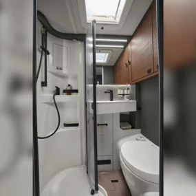 Hymer B-MC T 600 Motorhome FO100150 - Washroom