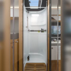 Hymer B-ML T 780 Blackline Motorhome - Washroom Shower