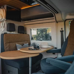 Hymer Redwood Campervan Core - Lounge Explorer