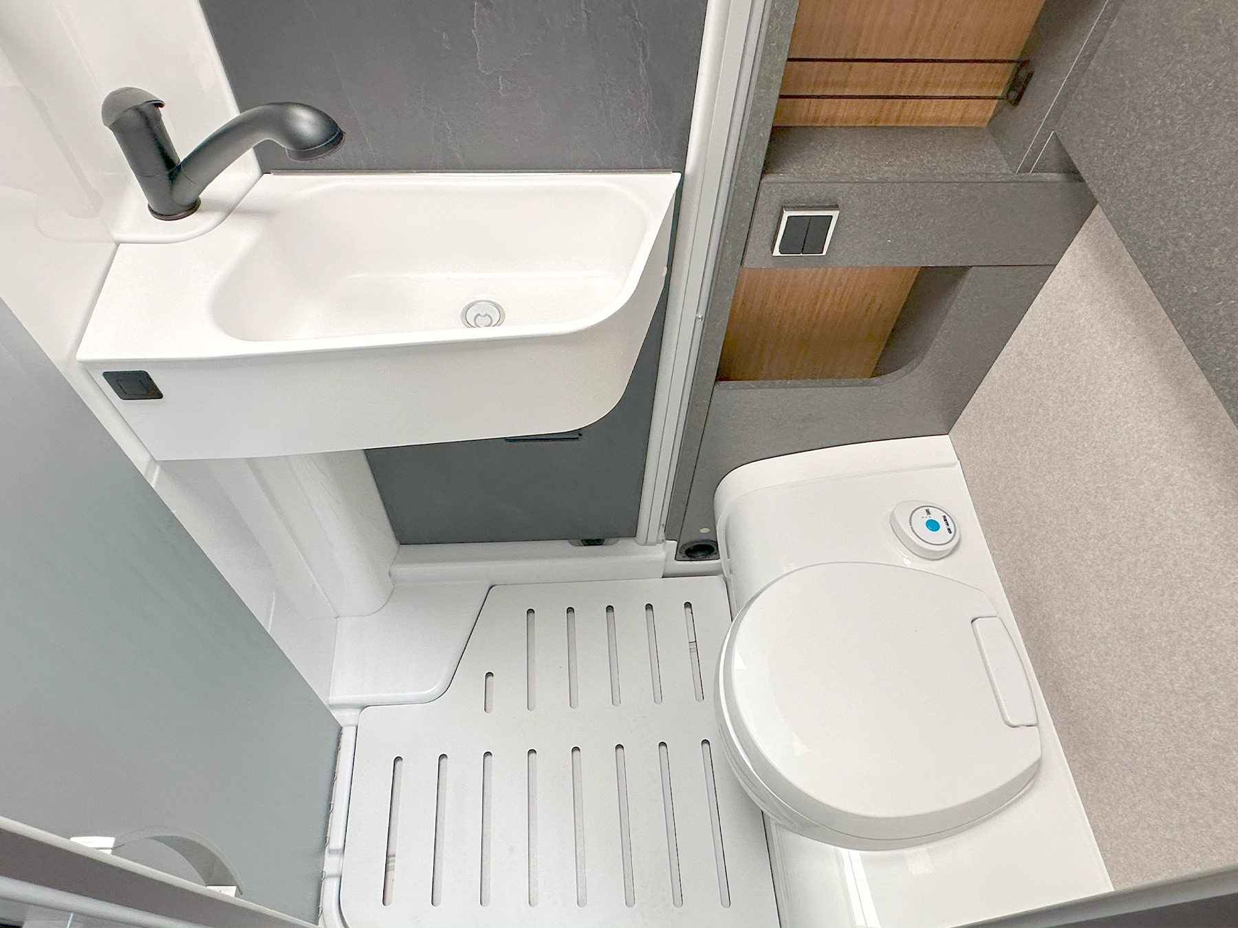 Hymer ML-T 570 Xperience Bathroom