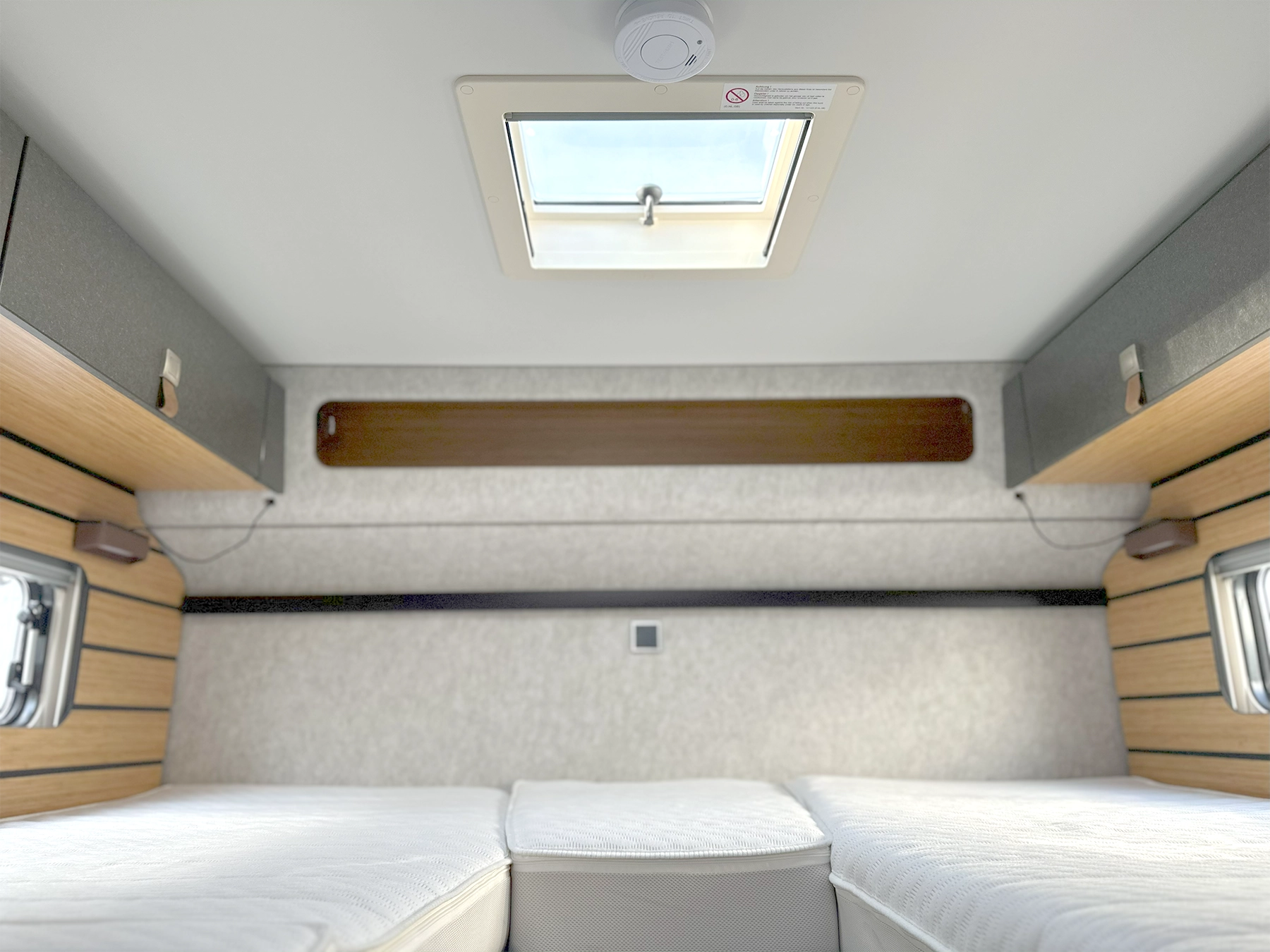 Hymer ML-T 570 Xperience Bedroom Skylight