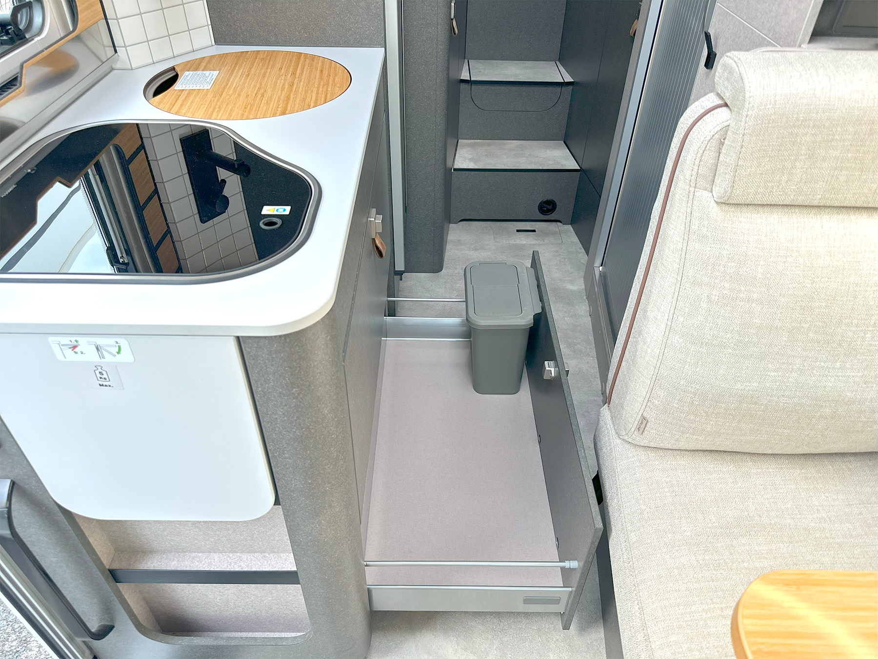 Hymer ML-T 570 Xperience Kitchen Drawer