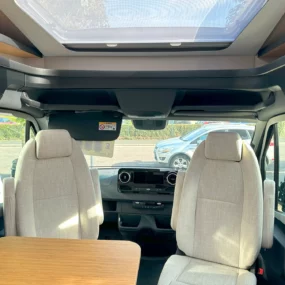 Hymer ML-T 570 Xperience Swivel Cab Seats