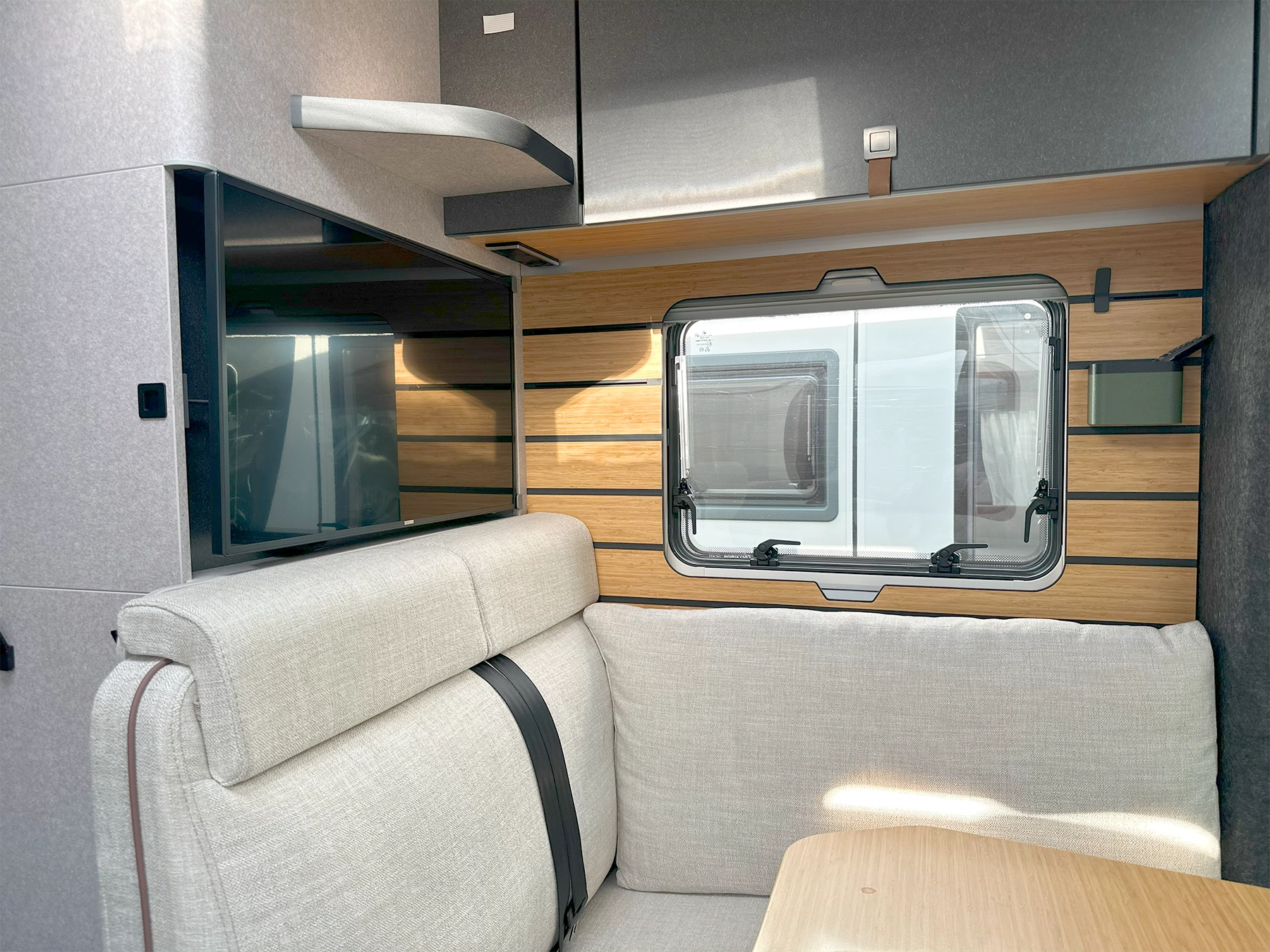 Hymer ML-T 570 Xperience Swivel Lounge TV