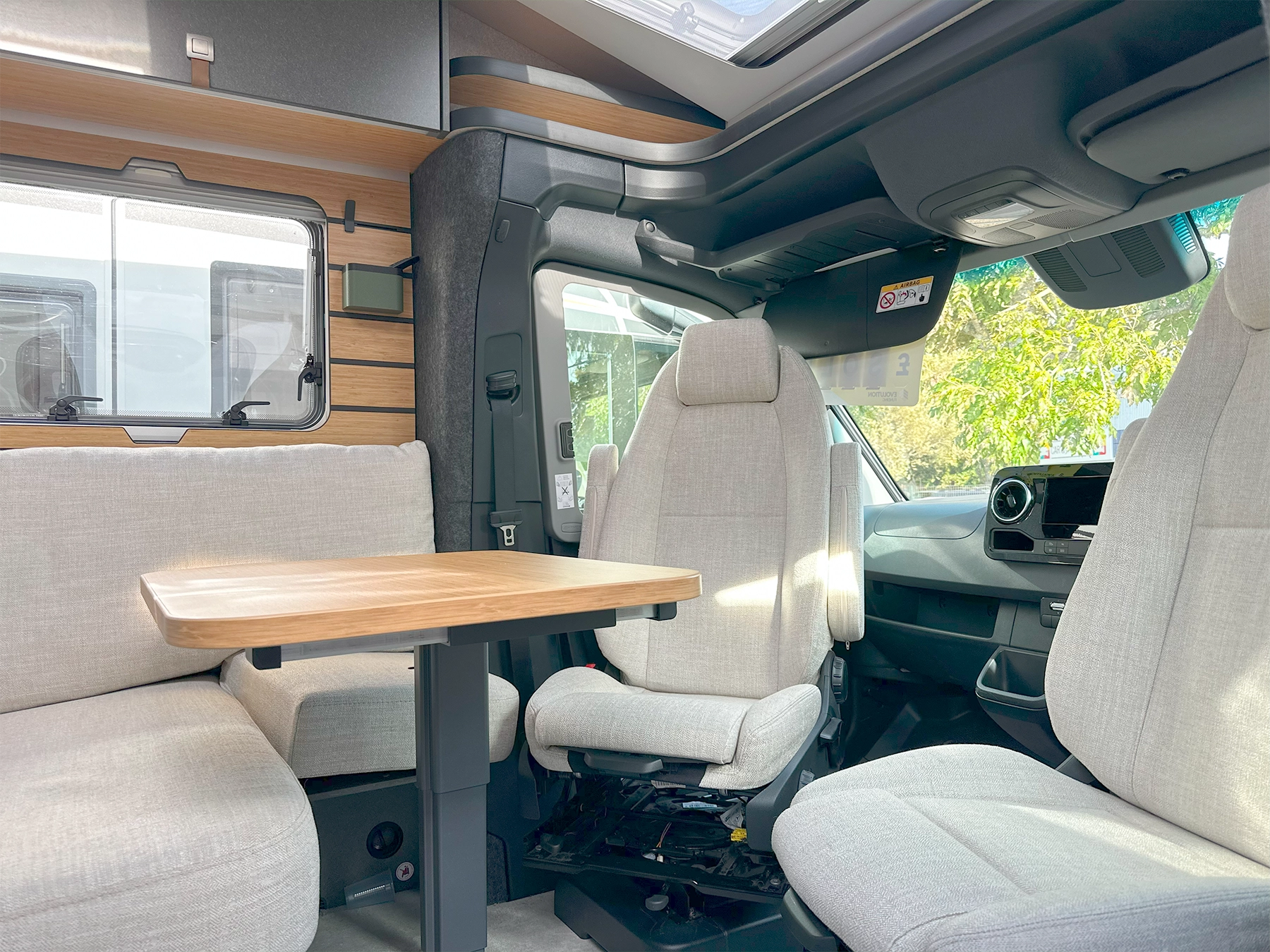 Hymer ML-T 570 Xperience Swivel Lounge Table