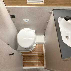 Hymer Redwood Explorer 600 Bathroom
