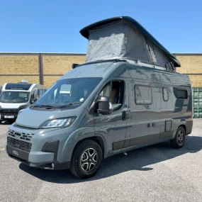 Hymer Redwood Explorer 600 Exterior Right Front Side