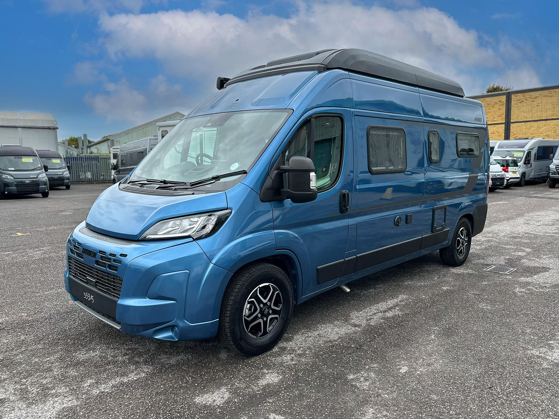 Hymer Redwood 601 Sport Pop Top Right Front Side