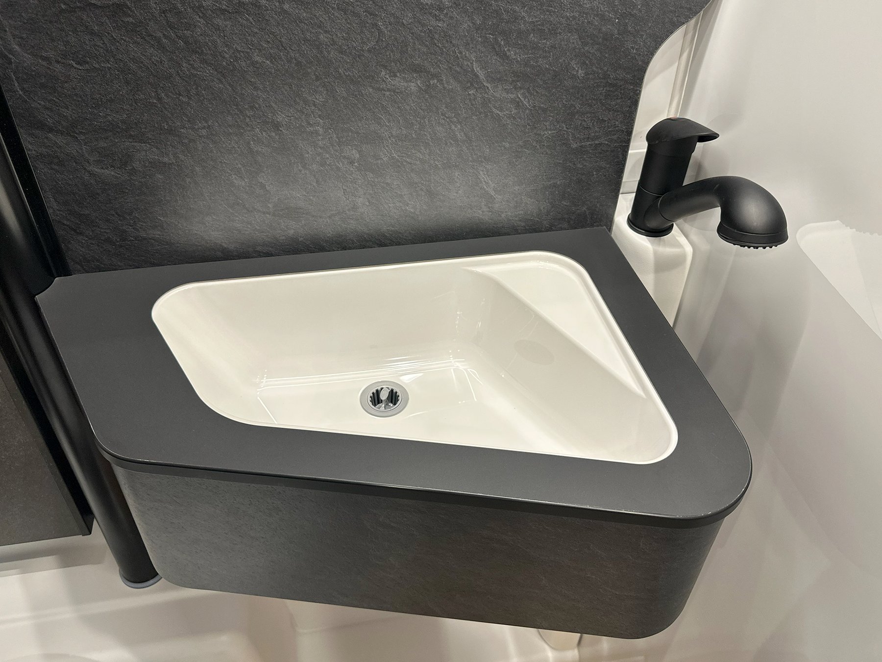 Hymer Redwood 601 Sport Pop Top Sink