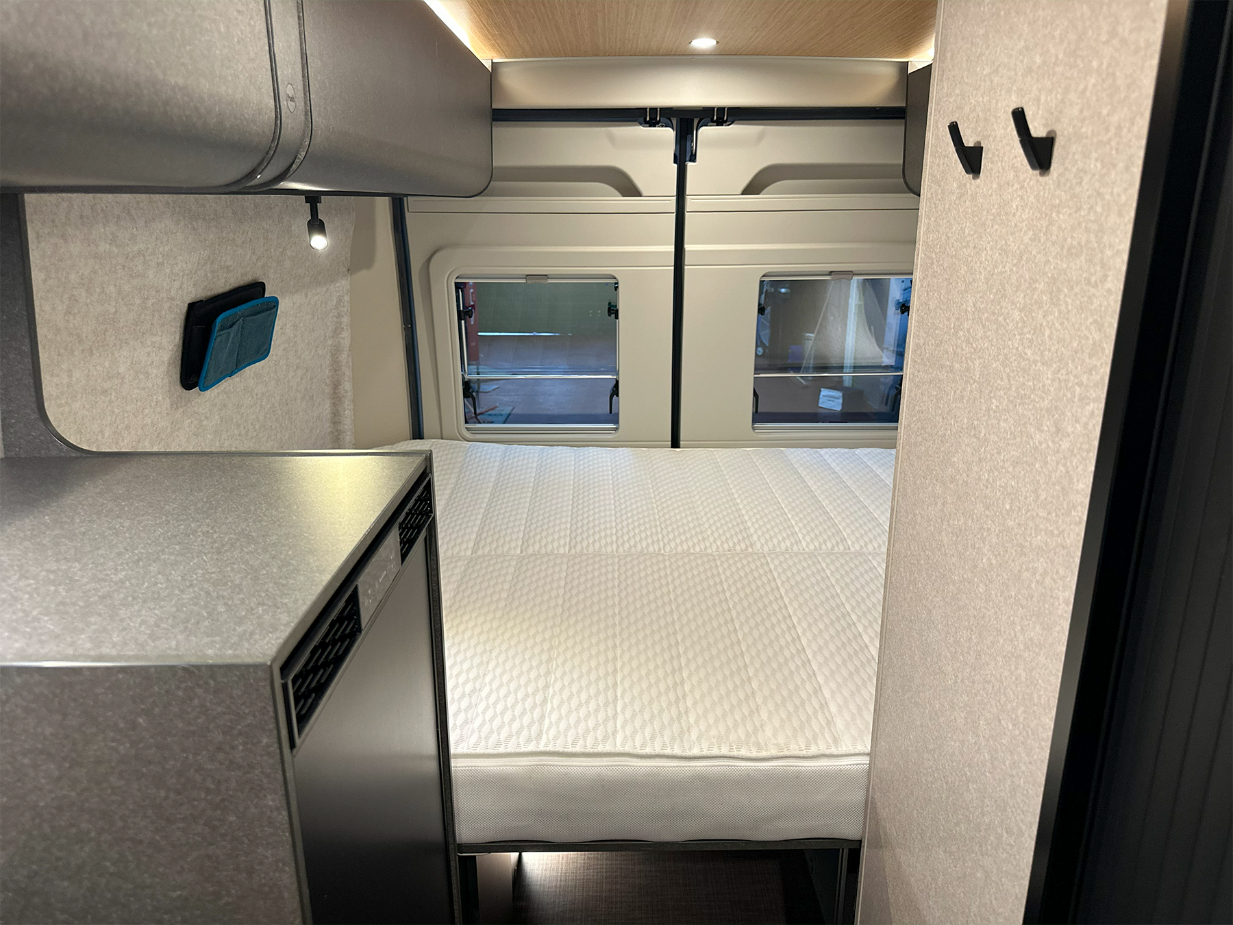 Hymer Redwood 601 Sport Pop Top Transverse Rear Bed