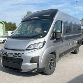 Hymer Yellowstone 640 Exterior Front Right Side