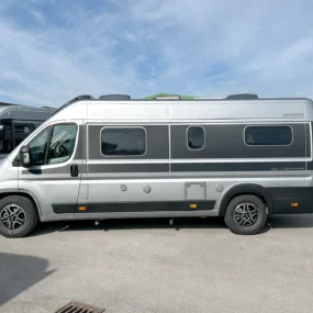 Hymer Yellowstone 640 Exterior Right Side