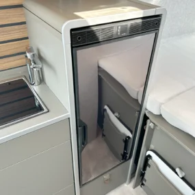 Hymer Yellowstone 640 Kitchen Fridge Freezer