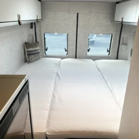 Hymer Yellowstone 640 Rear Longitudinal Beds