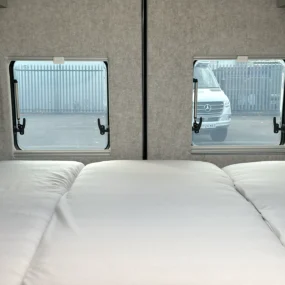 Hymer Yellowstone 640 Rear Windows