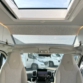 Hymer Yellowstone 640 Skylight Over Cab
