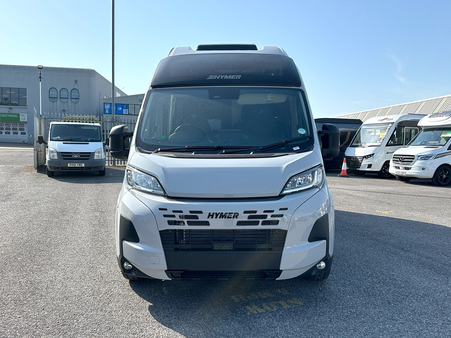 Hymer Yosemite Pop-Top Exterior Front