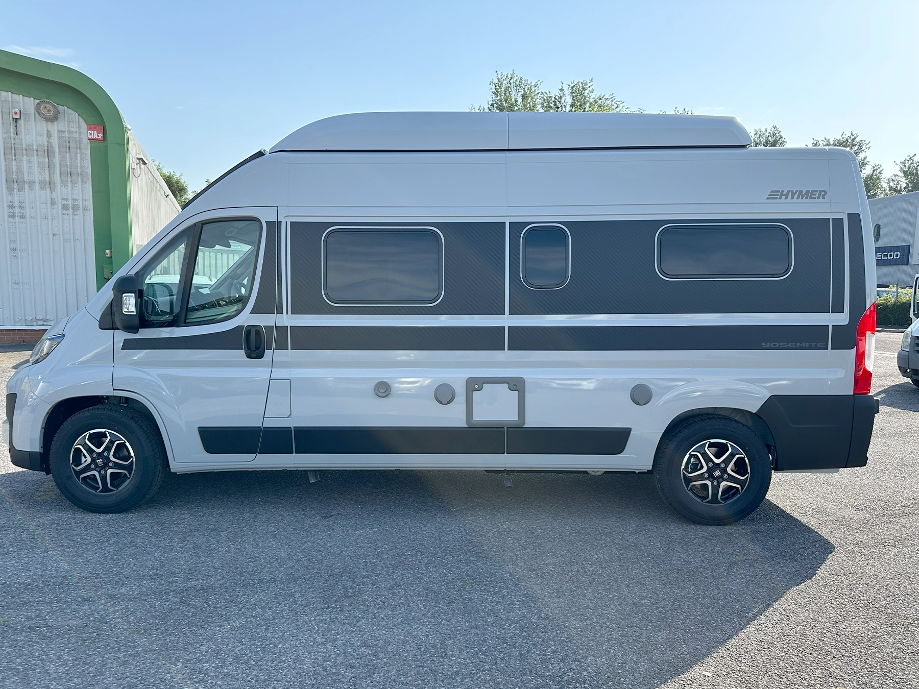 Hymer Yosemite Pop-Top Exterior Left Side