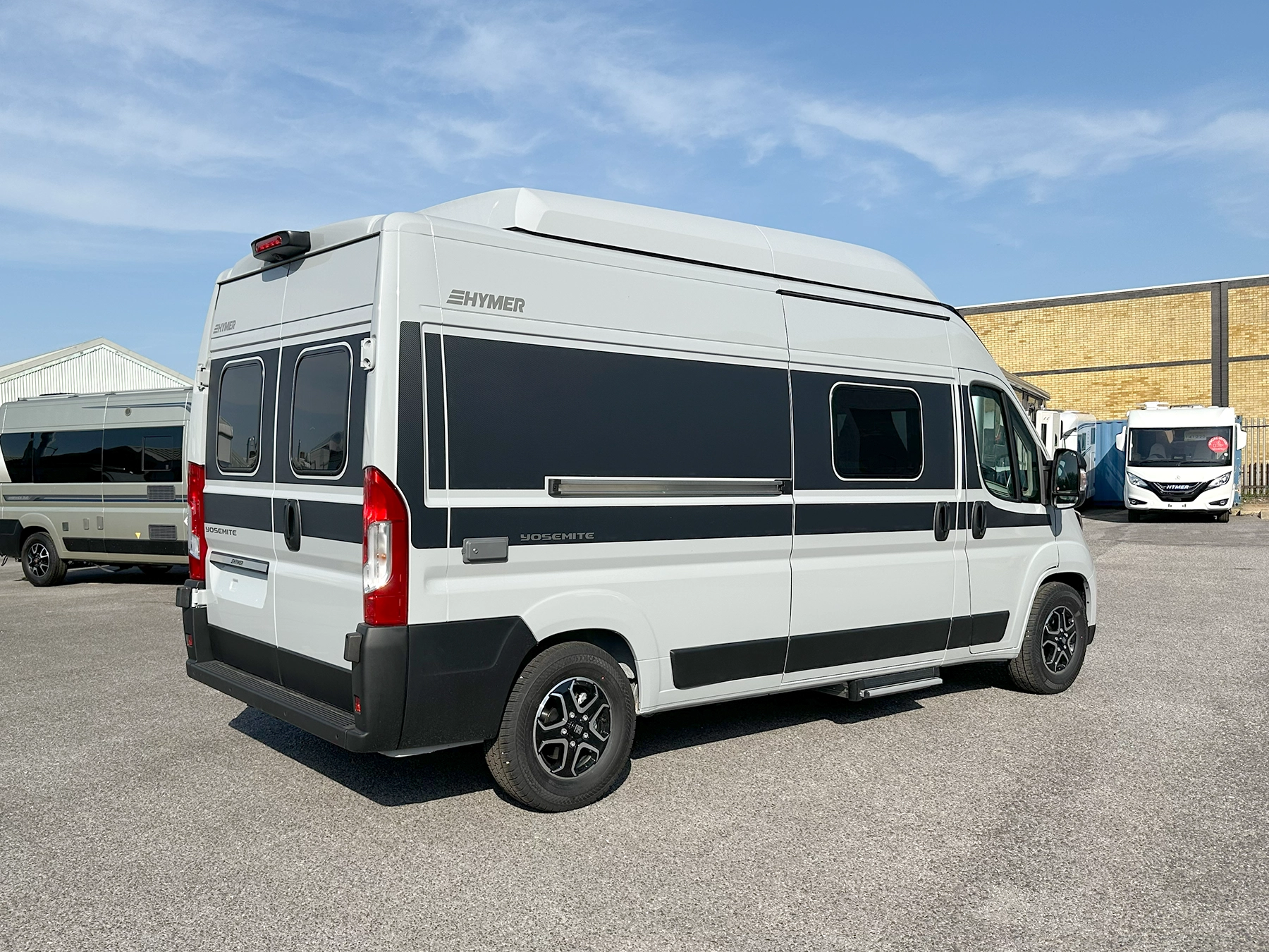 Hymer Yosemite Pop-Top Exterior Rear Right Side