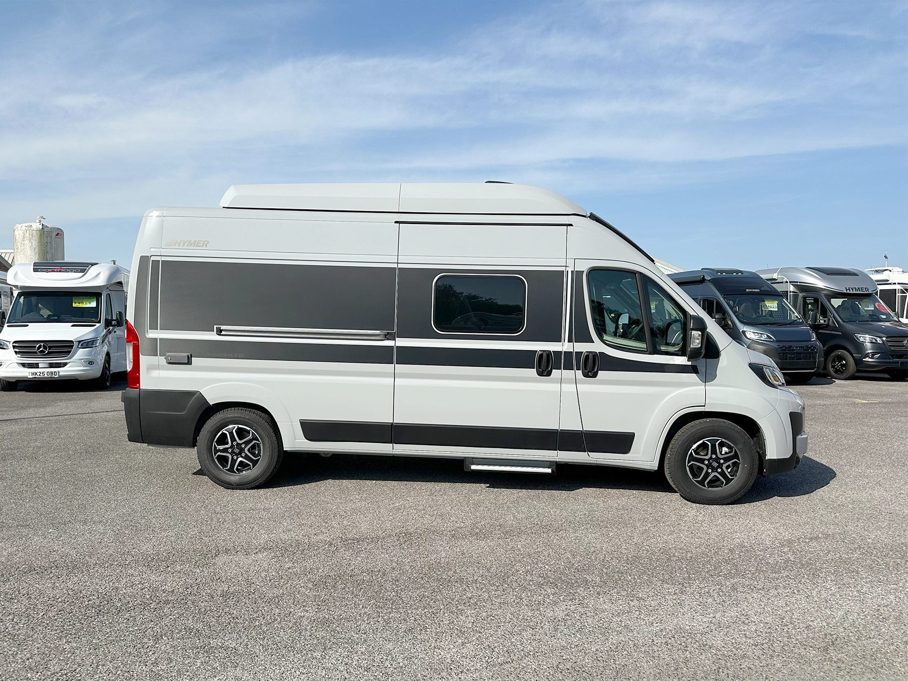 Hymer Yosemite Pop-Top Exterior Right Side