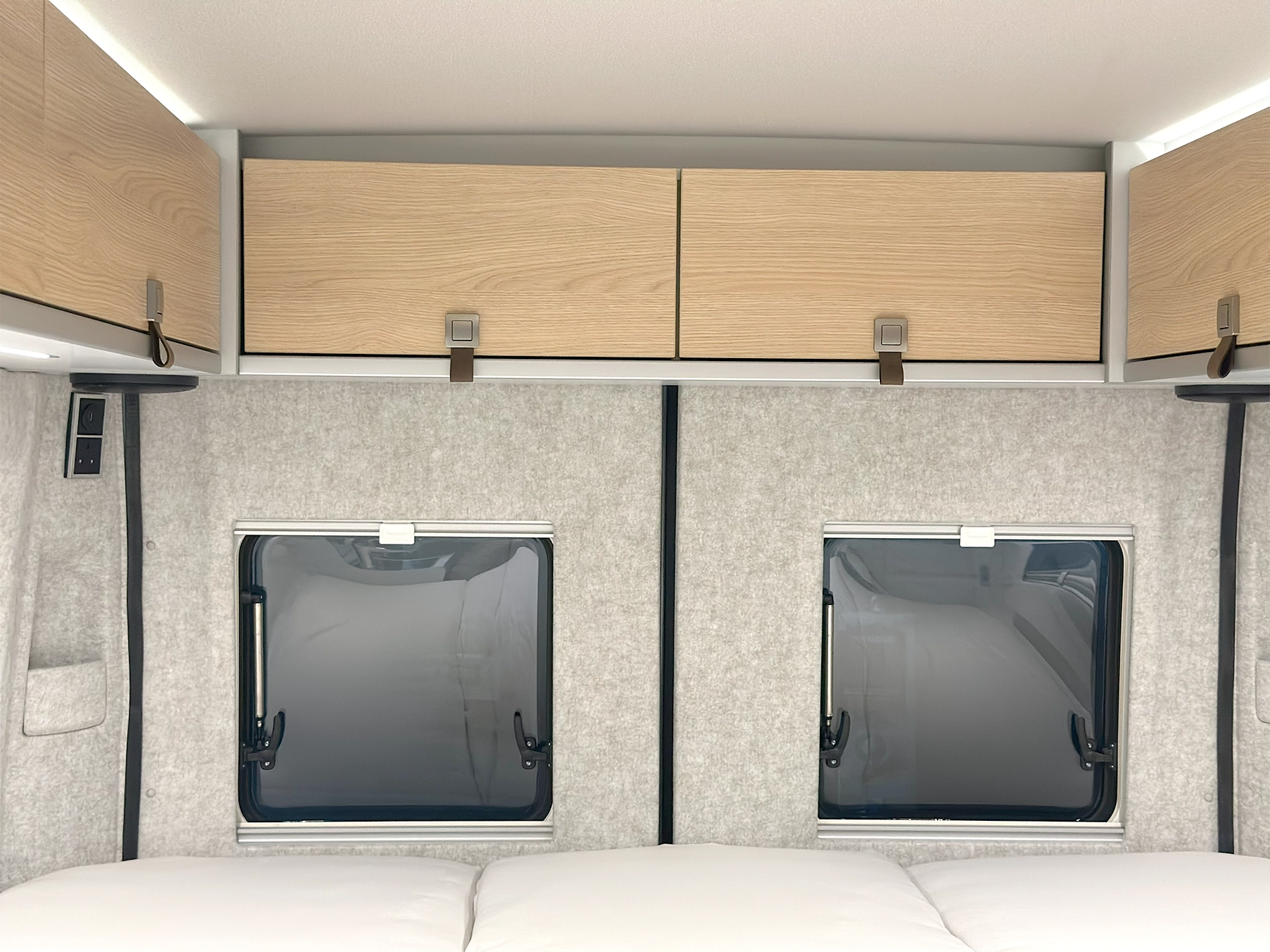 Hymer Yosemite Pop-Top Overhead Storage