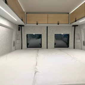 Hymer Yosemite Pop-Top Rear Bed